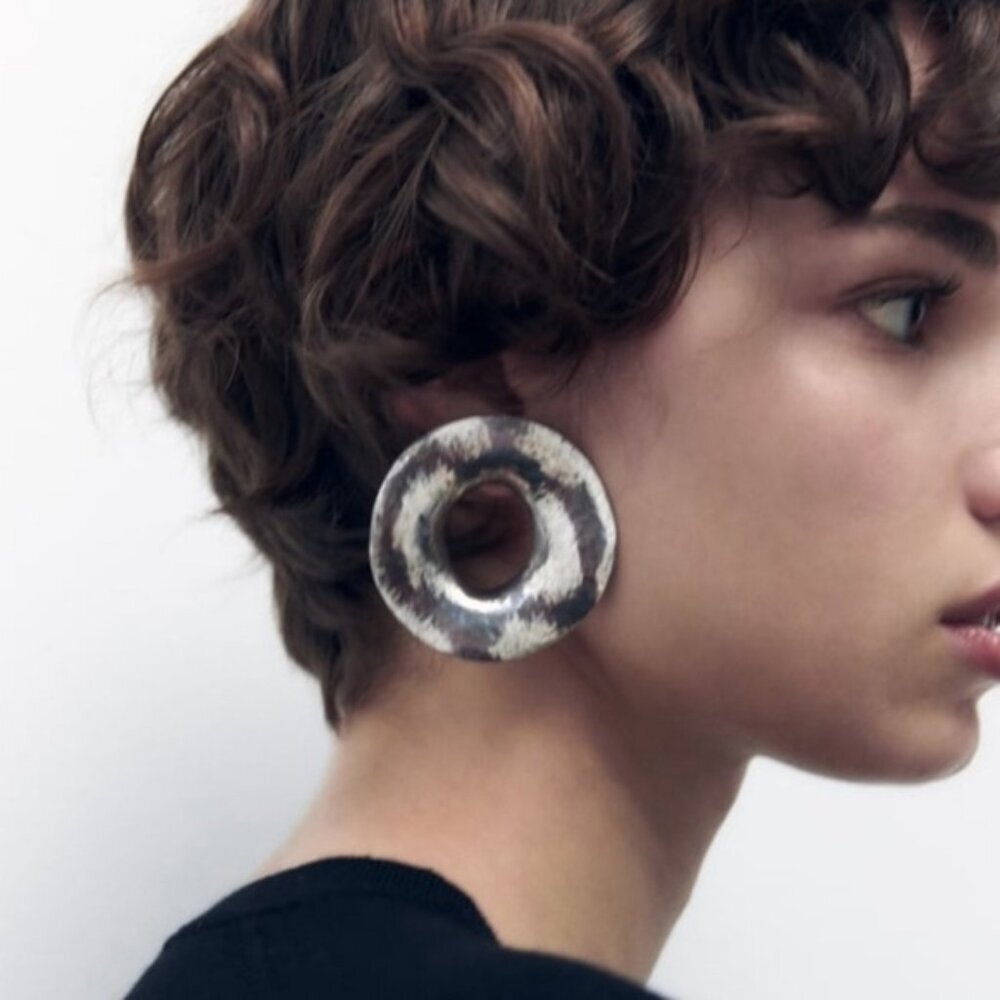 Zara earrings, irregular circle shaped silver NWT 🔥🔥✨💖💖 - Picture 1 of 7
